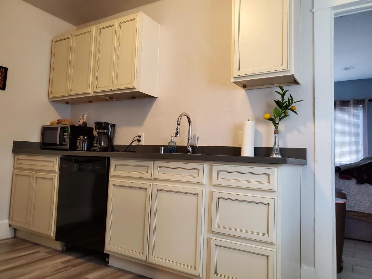 Claras Residences Юба Сити Екстериор снимка